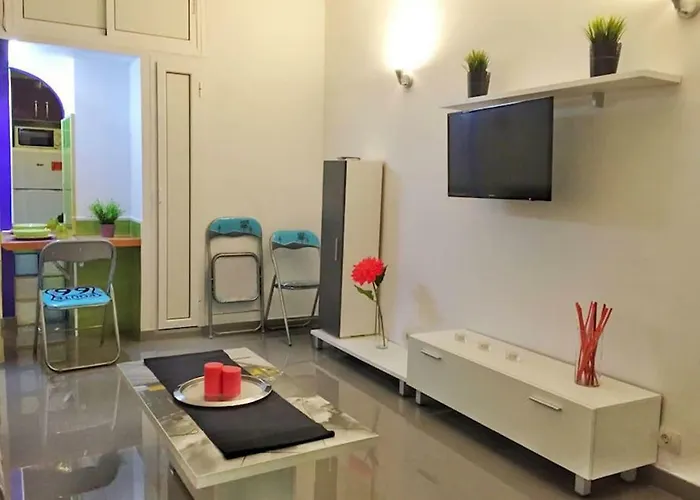 Estudio Playa Canteras 2-4p Wifi 500mb شقة *