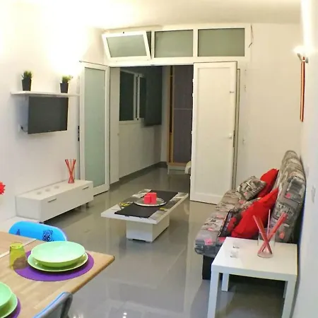 Estudio Playa Canteras 2-4p Wifi 500mb Apartament